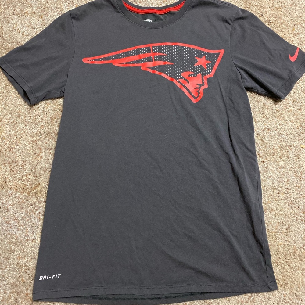 New England Patriots women’s tshirt